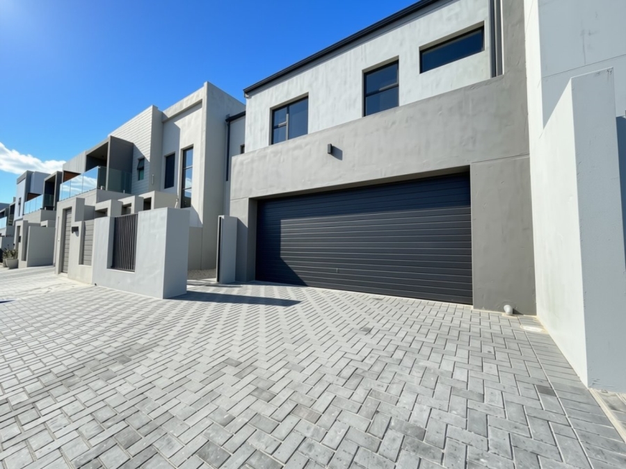 4 Bedroom Property for Sale in Sandown Western Cape